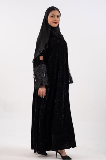 عباية أفنان باللون الاسود