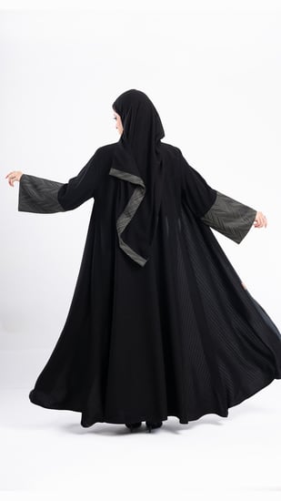 عباية  جود  جاكار باللون الزيتي