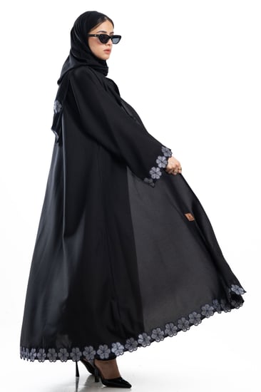 عبايات مناسبات عباية كلوش عبايات مطرزة عبايات ملونة عباية انيقة  عباية