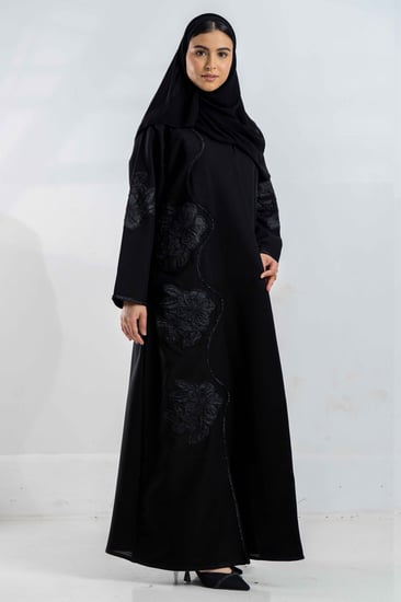 عبايات مناسبات عباية كلوش عبايات مطرزة عبايات ملونة عباية انيقة  عباية