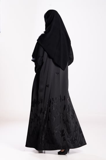 عباية بثينة بقماش جار أسود من الخلف