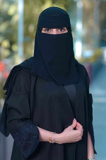 نقاب جنز ملكي وسط 2 مغاط