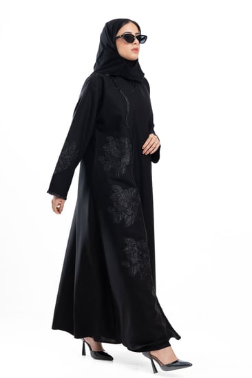 عبايات مناسبات عباية كلوش عبايات مطرزة عبايات ملونة عباية انيقة  عباية