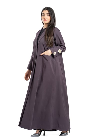 عبايات مناسبات عباية كلوش عبايات مطرزة عبايات ملونة عباية انيقة  عباية