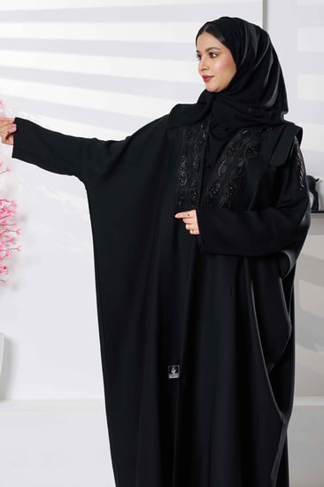 عبايات شتويةكلوش مناسبات  شك خرز كرستال ملونه ساترة دوامات جاكار عباية