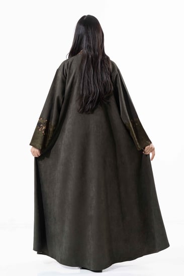 عبايات شتويةكلوش مناسبات شك خرز كرستال ملونه ساترة دوامات جاكار عباية