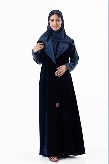 عبايات شتويةكلوش مناسبات  شك خرز كرستال ملونه ساترة دوامات جاكار عباية