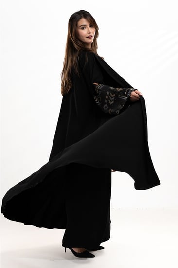 عباية ريانه بتطريز بيج مع ترتر