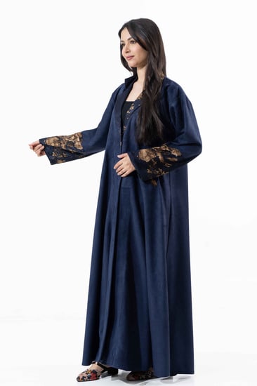 عبايات شتويةكلوش مناسبات  شك خرز كرستال ملونه ساترة دوامات جاكار عباية