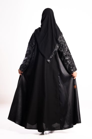 عباية نرجس باللون الاسود