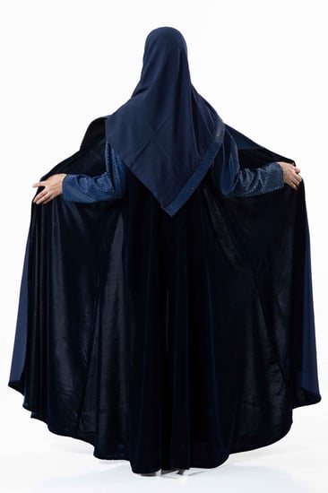 عبايات شتويةكلوش مناسبات  شك خرز كرستال ملونه ساترة دوامات جاكار عباية