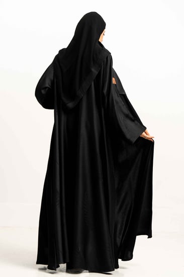 عبايات شتويةكلوش مناسبات  شك خرز كرستال ملونه ساترة دوامات جاكار عباية