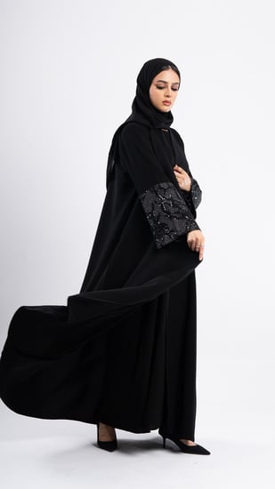 عباية  أفنان جاكار مطرز بكرستال لامع مع ترتر