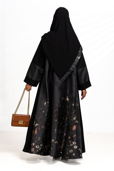 عباية الفراشة