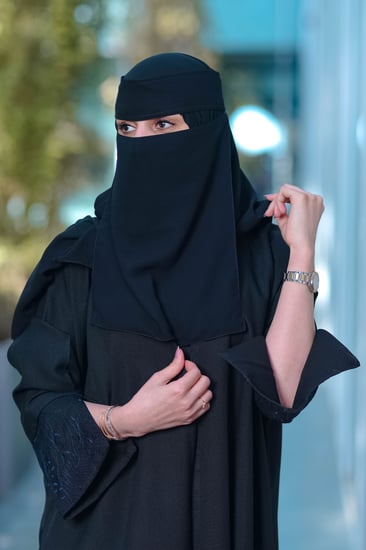 نقاب أسود قماش تقيل