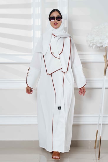 عباية مانسيرا بياقة واسعة وقيطان عسلي