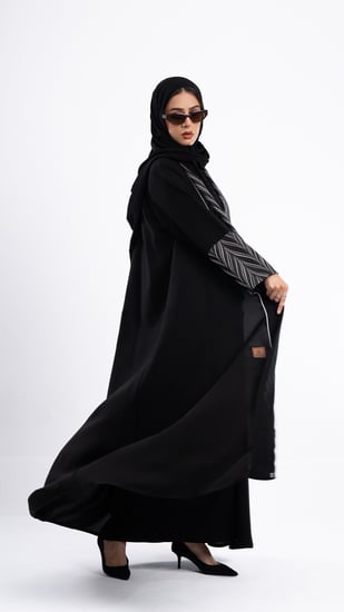 عباية  جود جاكار باللون الفضي