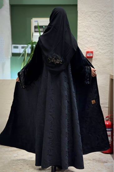عباية رنيم بقماش جوخ مشجر
