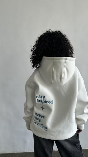 هودي أبيض oversize