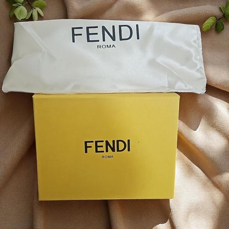 شنطة فيندي لماع بيج