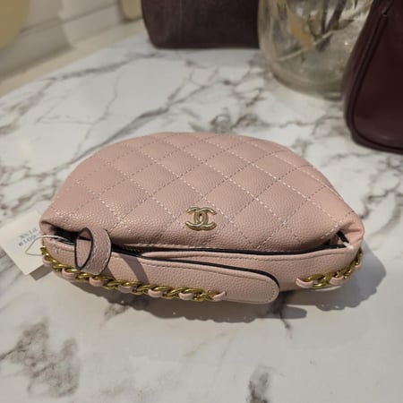 شنطة شانيل هاند باق