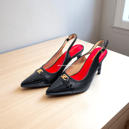 كعب كارولينا هيريرا أسود لماع  ومطفي مقاس 39