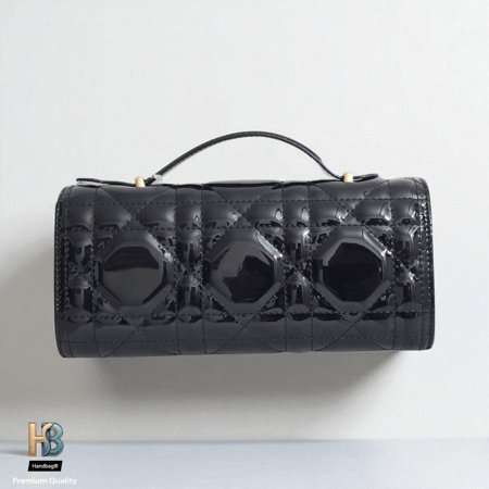 حقيبة لماع Dior  Macrocannage Lambskin Black