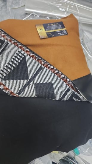 فروة رجالية دبل فيس بلون جملي مع اسود