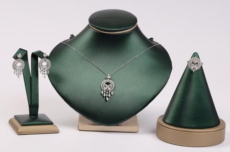 Lantern نصف طقم فضه 925 قلاده و خاتم واقراط