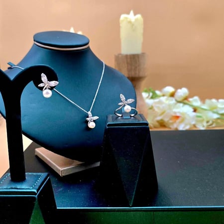 لؤلؤه الاعماق نصف طقم فضه 925 قلاده و خاتم واقراط