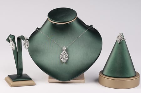 ماجيستي نصف طقم فضه 925 قلاده و خاتم واقراط