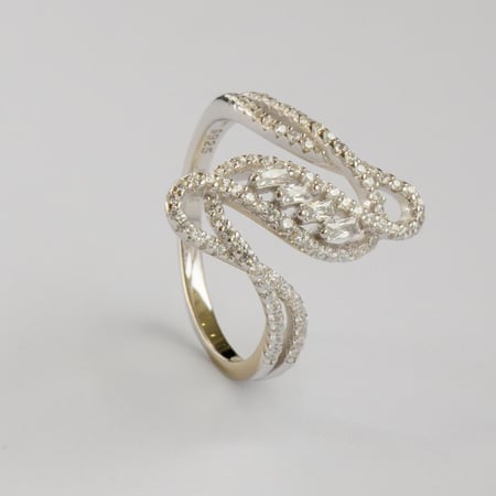 إيقاع الأنوثة خاتم فضه 925 بديل الالماس