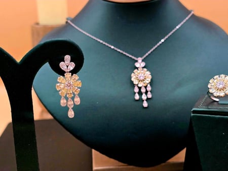 Sunflower نصف طقم فضه 925 قلاده و خاتم واقراط