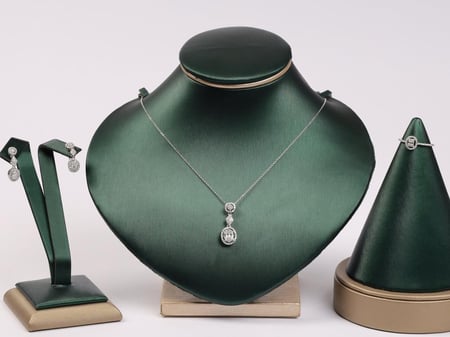 كنز نصف طقم فضه 925 قلاده و خاتم واقراط