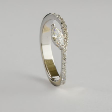 التفرد خاتم فضه 925 بديل الالماس