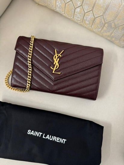 شنطة إيف سان لوران