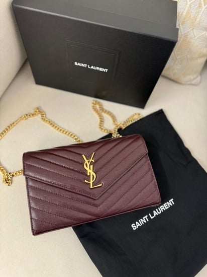 شنطة إيف سان لوران