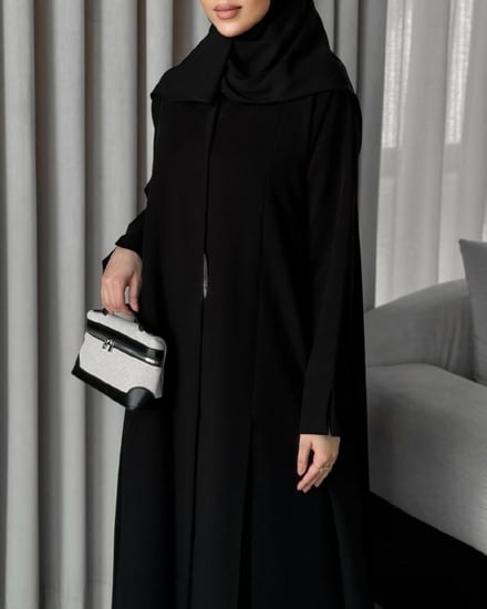 عباية بأزرار