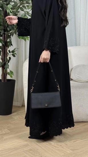 عباية نص كلوش