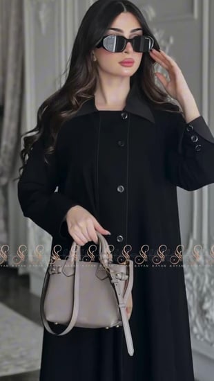 عبايات سوداء