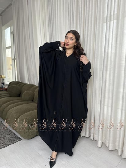 عبايات سوداء