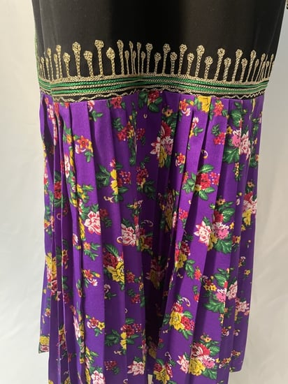 ثوب عسيري اسود وموف  رقم 10