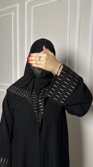 عباية نص كلوش بتدخيلة مقلمة-877