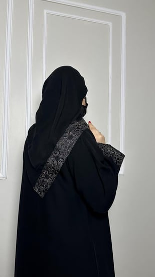 عباية نص كلوش بنقش اسود-849