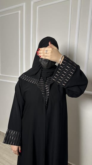 عباية نص كلوش بتدخيلة مقلمة-877