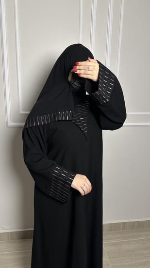 عباية نص كلوش بتدخيلة مقلمة-877