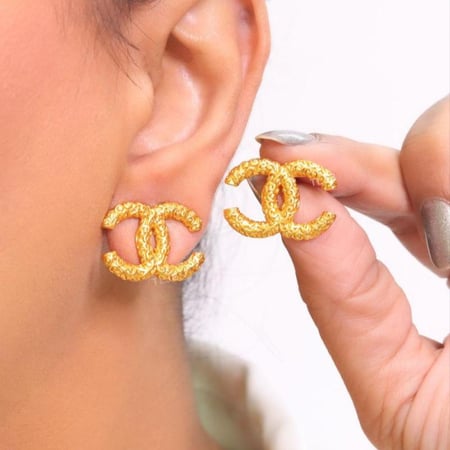 ChEar5 C Hammered Gold Stude