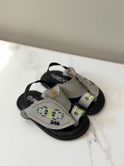 شوز اطفال شرقي