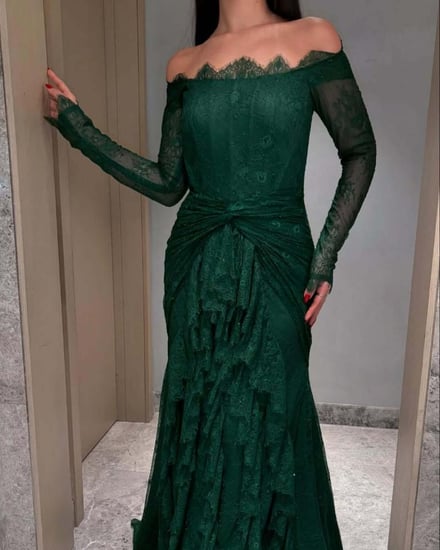 فستان دانتيل وفصوص