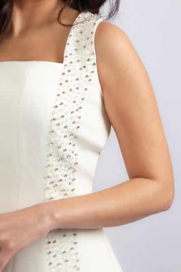 فستان بتصميم متوازن